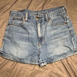 AE Mom Short Size 12
